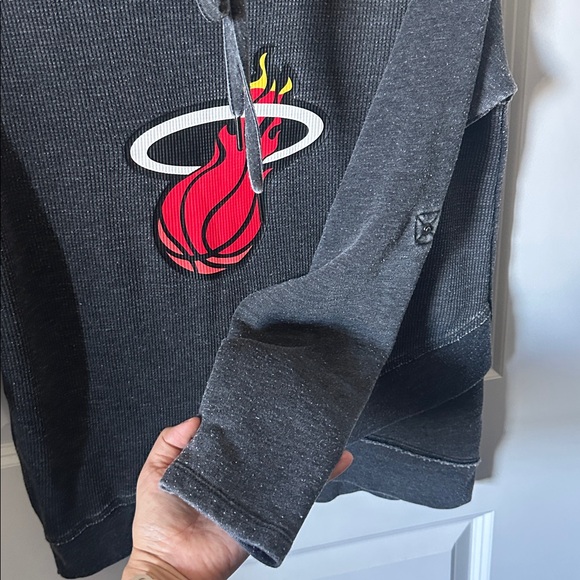 NBA Miami Heat Sweatshirt Size S Touch by Alyssa Milano - Picture 3 of 6